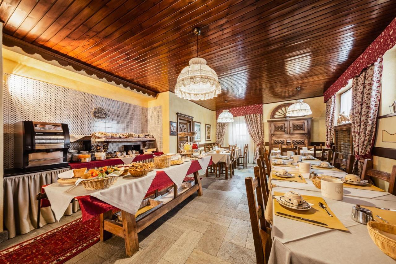 Hotel Jumeaux Breuil-Cervinia Exterior photo